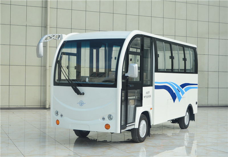 13座白色運營車