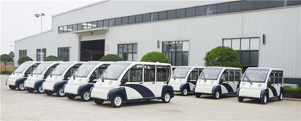 6座玻璃鋼巡邏車集體照